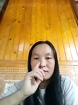 Snapshot of miss-su chatting on 09.30.25 miss-su online show from 09.30.25