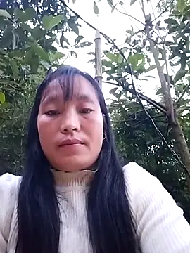 Snapshot of miss-su chatting on 10.04.25 miss-su online show from 10.04.25