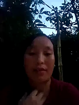 Snapshot of miss-su chatting on 10.12.25 miss-su online show from 10.12.25