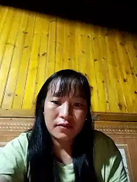 Snapshot of miss-su chatting on 10.17.25 miss-su online show from 10.17.25