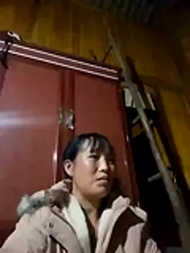 Snapshot of miss-su chatting on 10.23.25 miss-su online show from 10.23.25