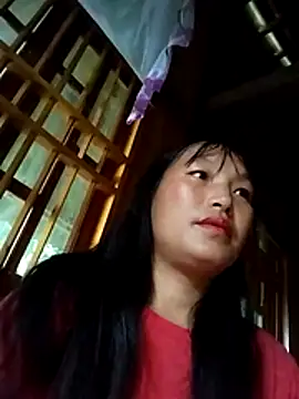 Snapshot of miss-su chatting on 10.26.25 miss-su online show from 10.26.25