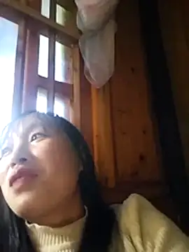 Snapshot of miss-su chatting on 10.27.25 miss-su online show from 10.27.25