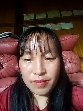 Snapshot of miss-su chatting on 10.30.25 miss-su online show from 10.30.25