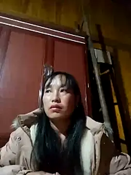 Snapshot of miss-su chatting on 10.30.25 miss-su online show from 10.30.25