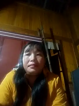 Snapshot of miss-su chatting on 10.31.25 miss-su online show from 10.31.25