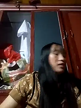 Snapshot of miss-su chatting on 11.12.25 miss-su online show from 11.12.25