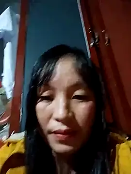 Snapshot of miss-su chatting on 11.12.25 miss-su online show from 11.12.25