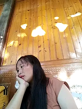 Snapshot of miss-su chatting on 11.14.25 miss-su online show from 11.14.25