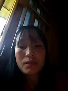 Snapshot of miss-su chatting on 11.17.25 miss-su online show from 11.17.25