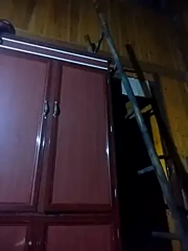 Snapshot of miss-su chatting on 11.20.25 miss-su online show from 11.20.25