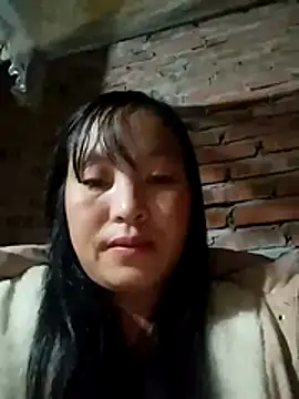 Snapshot of miss-su chatting on 11.23.25 miss-su online show from 11.23.25