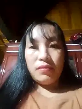 Snapshot of miss-su chatting on 11.26.25 miss-su online show from 11.26.25