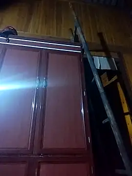 Snapshot of miss-su chatting on 11.28.25 miss-su online show from 11.28.25