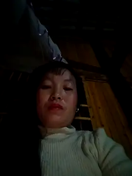 Snapshot of miss-su chatting on 12.02.25 miss-su online show from 12.02.25