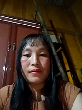 Snapshot of miss-su chatting on 12.03.25 miss-su online show from 12.03.25