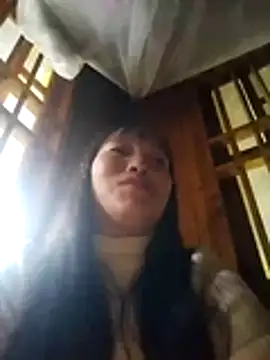 Snapshot of miss-su chatting on 12.05.25 miss-su online show from 12.05.25