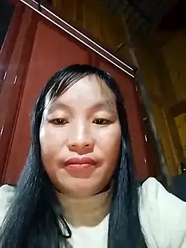 Snapshot of miss-su chatting on 12.14.25 miss-su online show from 12.14.25