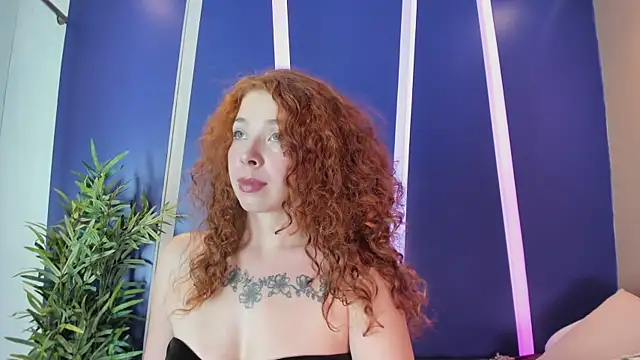 Snapshot of HelenaCole- chatting on 09.25.25 HelenaCole- online show from 09.25.25