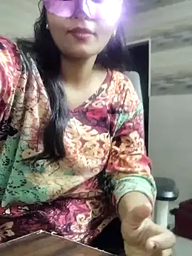  LoveBirds online show from 05.03.26
