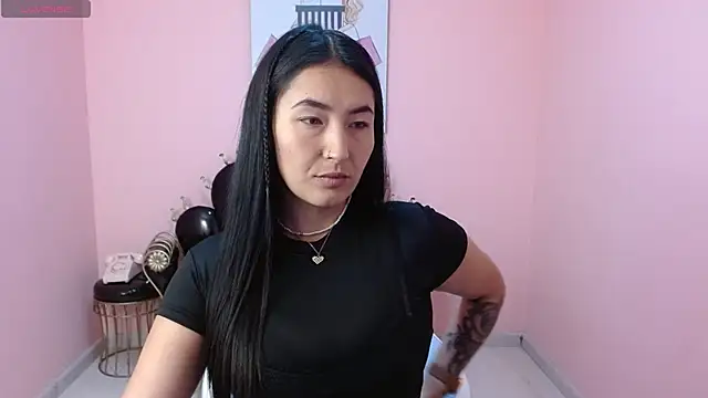 Snapshot of Isabella_Mendez_ chatting on 10.06.25 Isabella Mendez online show from 10.06.25