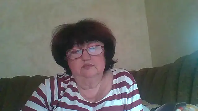Snapshot of MilaSky5303 chatting on 09.19.25 MilaSky5303 online show from 09.19.25