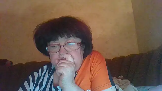 Snapshot of MilaSky5303 chatting on 09.21.25 MilaSky5303 online show from 09.21.25