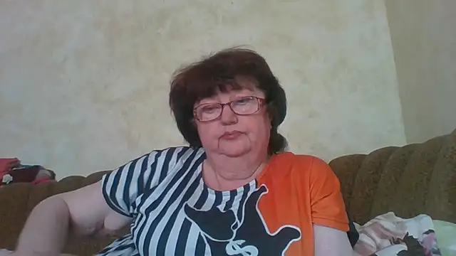 Snapshot of MilaSky5303 chatting on 09.29.25 MilaSky5303 online show from 09.29.25