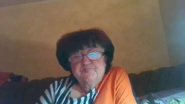 Snapshot of MilaSky5303 chatting on 09.30.25 MilaSky5303 online show from 09.30.25