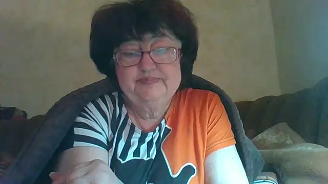 Snapshot of MilaSky5303 chatting on 10.03.25 MilaSky5303 online show from 10.03.25