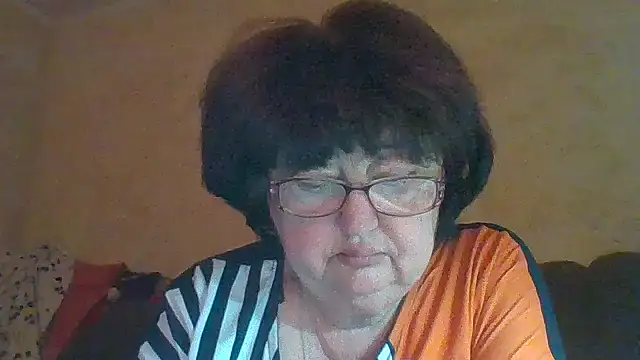 Snapshot of MilaSky5303 chatting on 10.04.25 MilaSky5303 online show from 10.04.25
