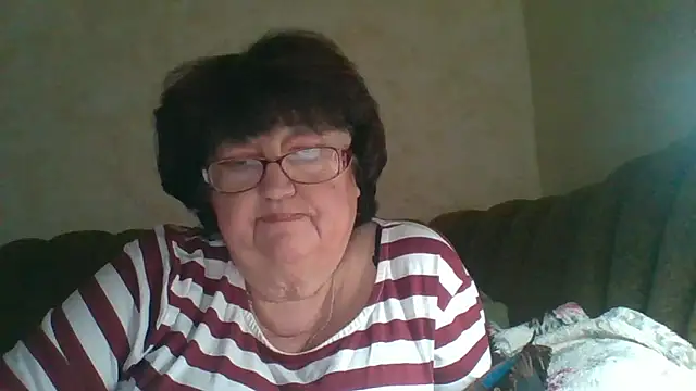 Snapshot of MilaSky5303 chatting on 10.06.25 MilaSky5303 online show from 10.06.25