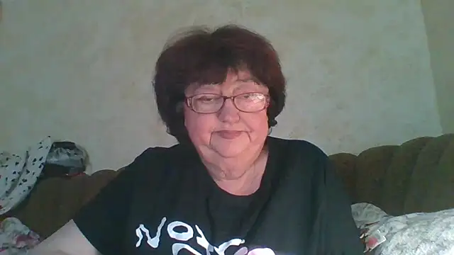 Snapshot of MilaSky5303 chatting on 10.10.25 MilaSky5303 online show from 10.10.25