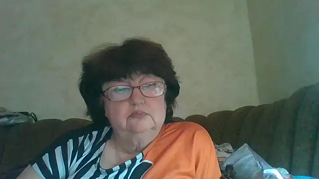 Snapshot of MilaSky5303 chatting on 10.13.25 MilaSky5303 online show from 10.13.25