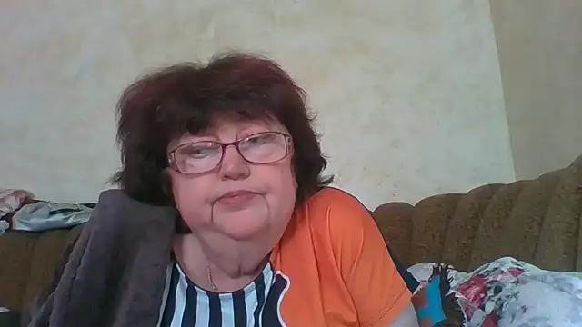 Snapshot of MilaSky5303 chatting on 10.21.25 MilaSky5303 online show from 10.21.25