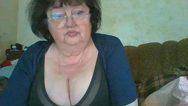 Snapshot of MilaSky5303 chatting on 05.14.26 MilaSky5303 online show from 05.14.26