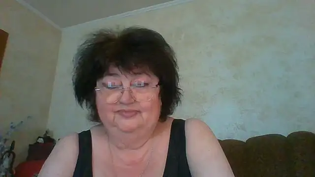 Snapshot of MilaSky5303 chatting on 06.12.26 MilaSky5303 online show from 06.12.26