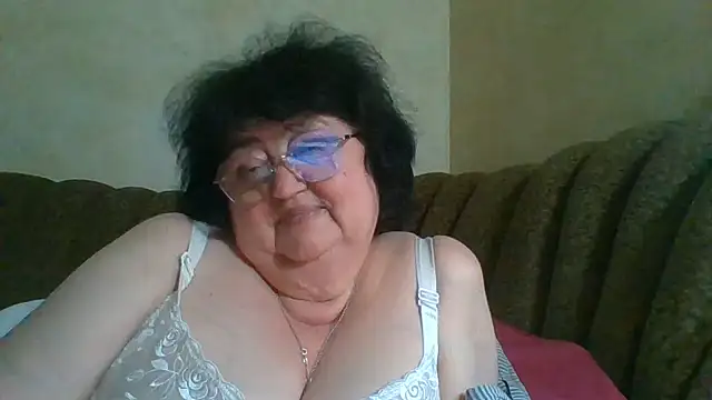 Snapshot of MilaSky5303 chatting on 07.28.26 MilaSky5303 online show from 07.28.26