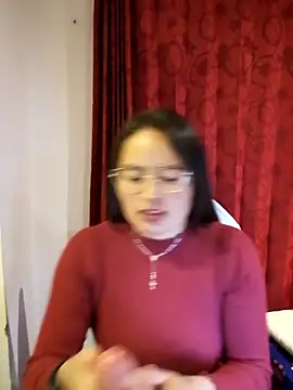 Snapshot of Daliz_Leon chatting on 11.10.25 Daliz Leon online show from 11.10.25