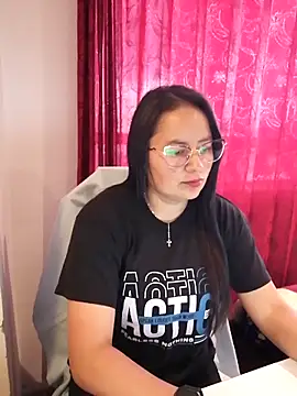 Snapshot of Daliz_Leon chatting on 11.21.25 Daliz Leon online show from 11.21.25