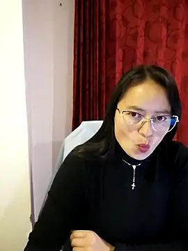 Snapshot of Daliz_Leon chatting on 11.25.25 Daliz Leon online show from 11.25.25