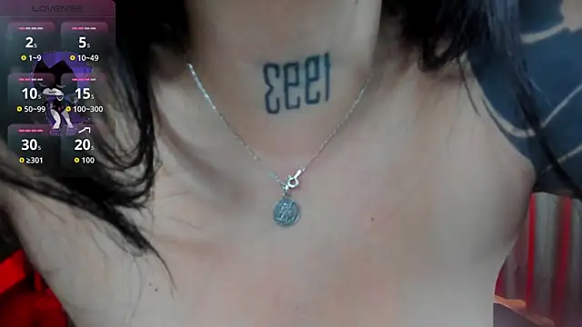 Snapshot of _raven_black chatting on 12.22.25 raven black online show from 12.22.25