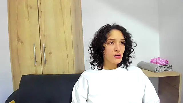 TeensNews18 online show from 09.13.25