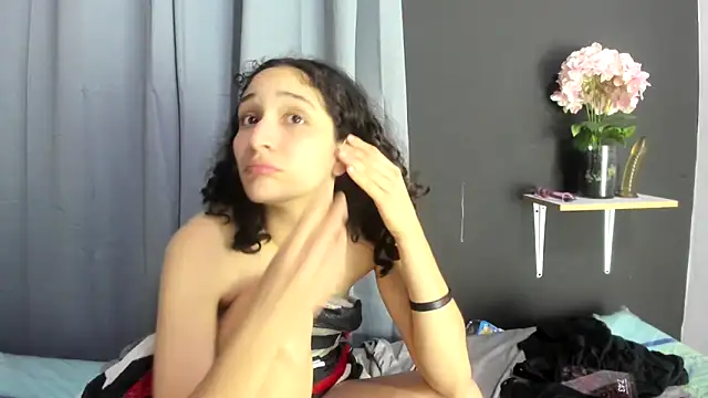 TeensNews18 online show from 11.23.25