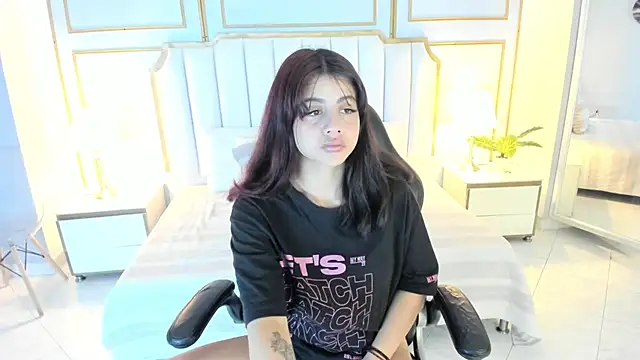 Julieth brown  online show from 02.25.26