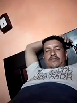 Snapshot of colombiano198720 chatting on 12.02.25 colombiano198720 online show from 12.02.25