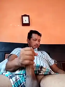 Snapshot of colombiano198720 chatting on 12.14.25 colombiano198720 online show from 12.14.25