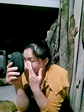 Snapshot of Maymay0033 chatting on 11.25.25 Maymay0033 online show from 11.25.25