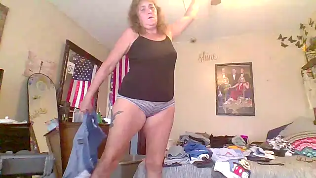 Bored Grandma online show from 09.30.25