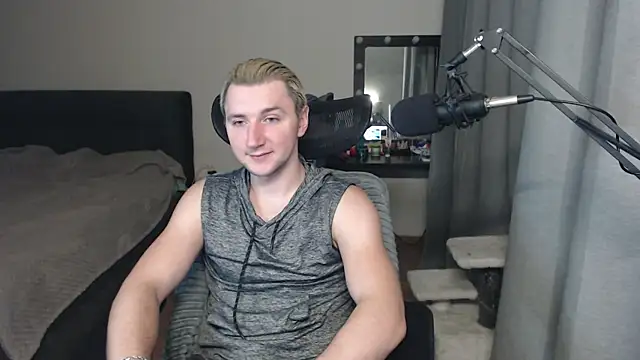 Snapshot of Elvin_Vaenight chatting on 10.15.25 Elvin Vaenight online show from 10.15.25